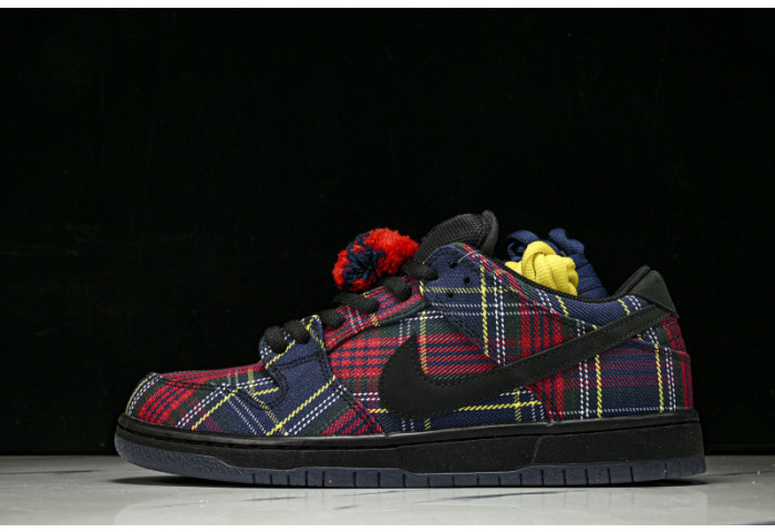 Nardwuar x Nike SB Dunk Low “Tartan” II1493-600