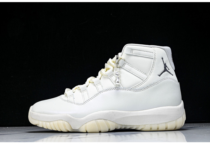 Jordan 11 Retro “Pearl” AR0715-110