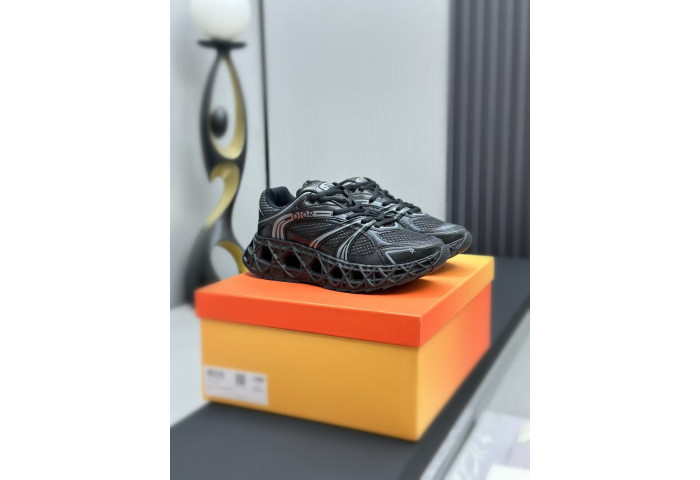 DR B35 LOW-TOP SNEAKERS DR-182