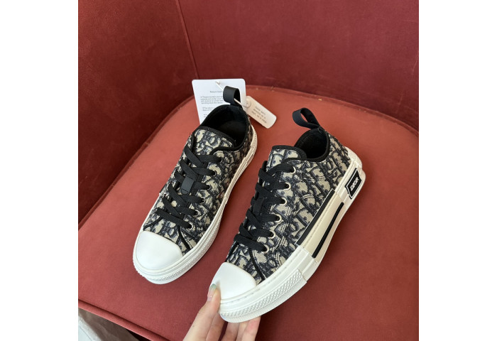 DR B23 LOW-TOP SNEAKERS DR-77