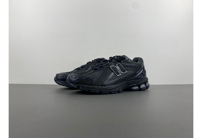 new Ba1an*e 1906r black metallic silver m1906rjb