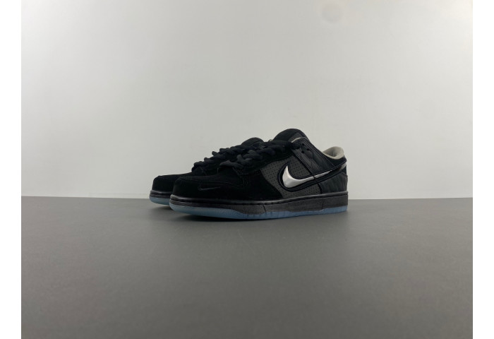 Division Street x Nike Dunk Low Lux “Oregon Black”HV1470-001