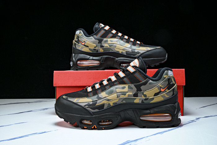 Nike Air Max 95 OG “Green Camo” HQ1973-001