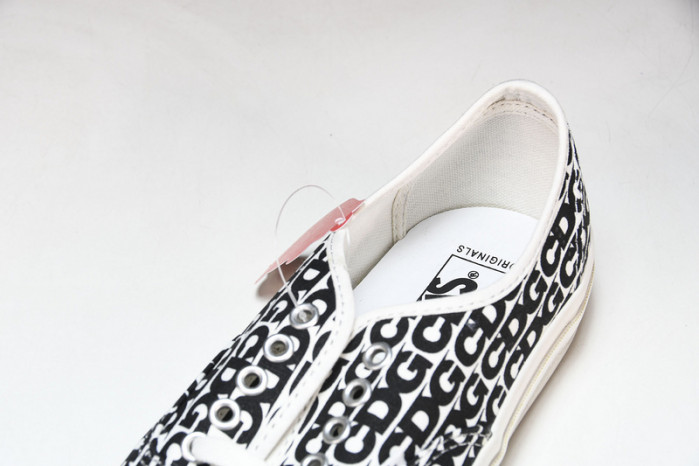 comme des garcons x authentic 