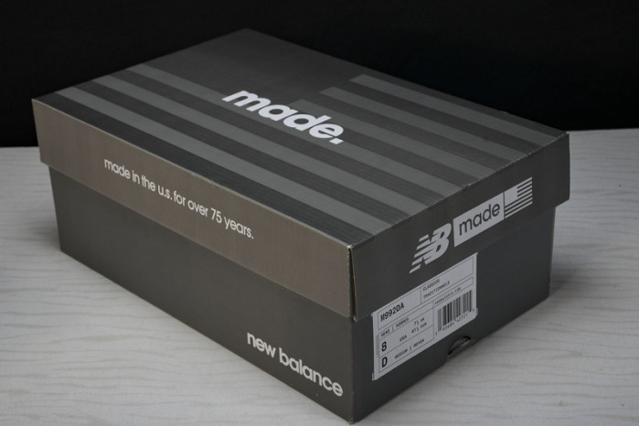 new Ba1an*e 992 white neon cyan m992da