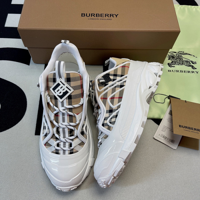 BUBERY SNEAKER