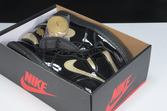 jordan 1 retro high black metallic gold (2020) 555088-032