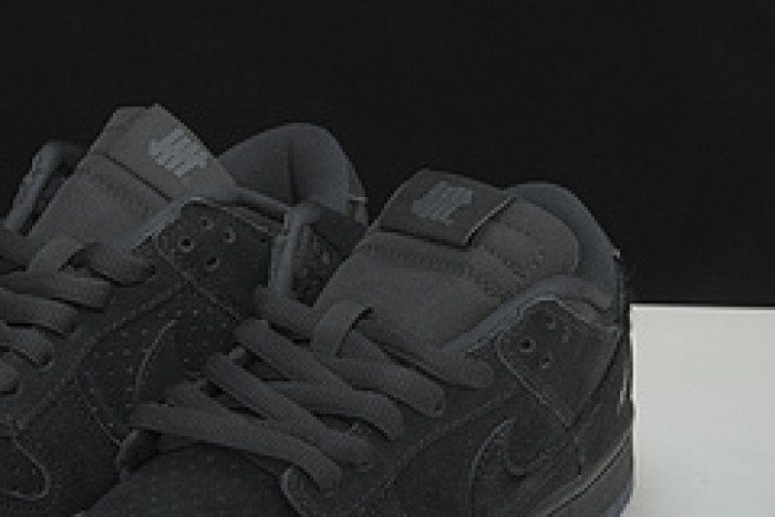undefeated x nike dunk low do9329-001