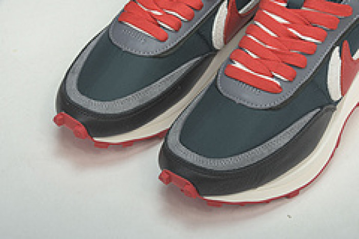 nike ld waffle sacai undercover midnight spruce dj4877-300