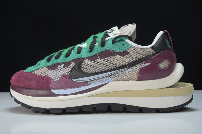 sacai x nike vaporwaffle "string/black villain-red" dd3035-200