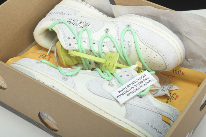 nike dunk low of lot 14 of 50 dj0950-106