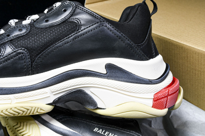 BL 17FW TRIPLE S SNEAKER W0901-1000