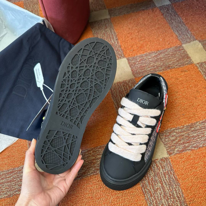 DR B33 LOW-TOP SNEAKERS DR-74