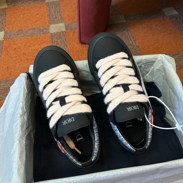 DR B33 LOW-TOP SNEAKERS DR-74