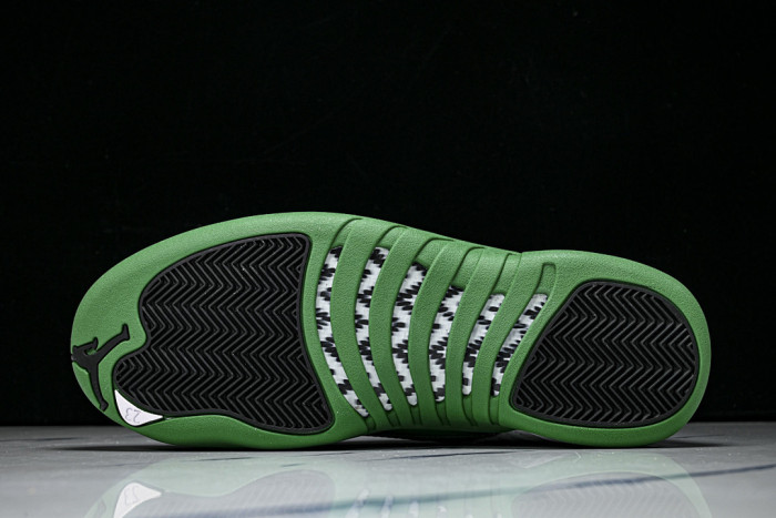 Air Jordan 12 “Bucks” CT8013-103