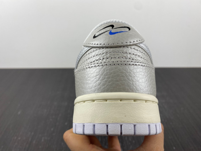 nike dunk low metallic silver dx3197-095