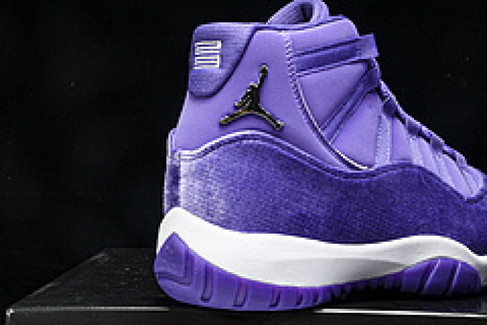 Air Jordan 11 CT8012-555