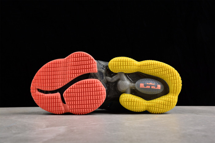 nike lebron 19 christmas dc9338-400