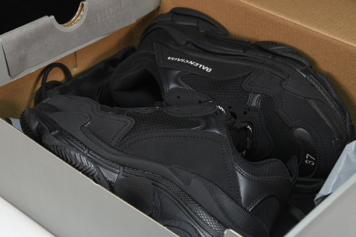 bl triple s trainers sneakers bts-03