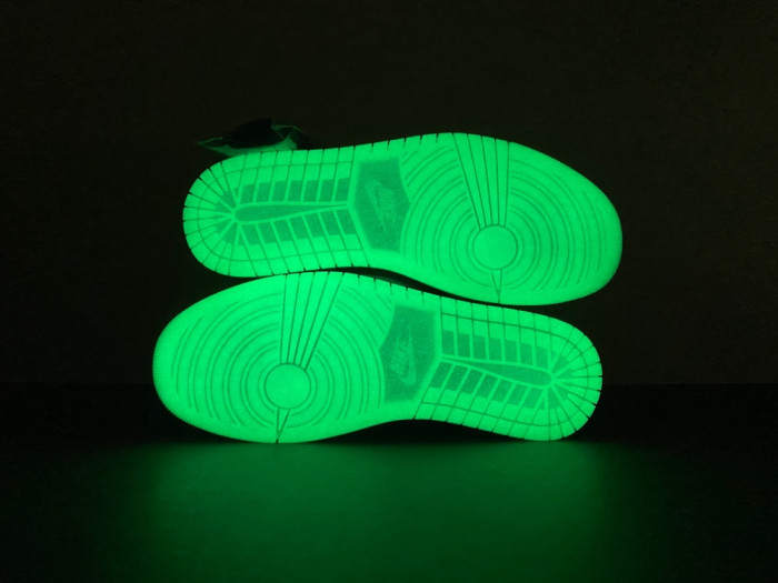 Air Jordan 1 low “Fortune Fly” HQ3442-001