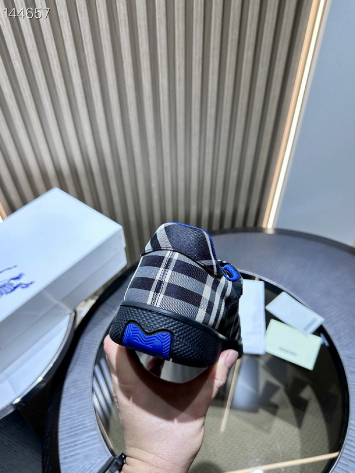 BUBERY SNEAKER 23150