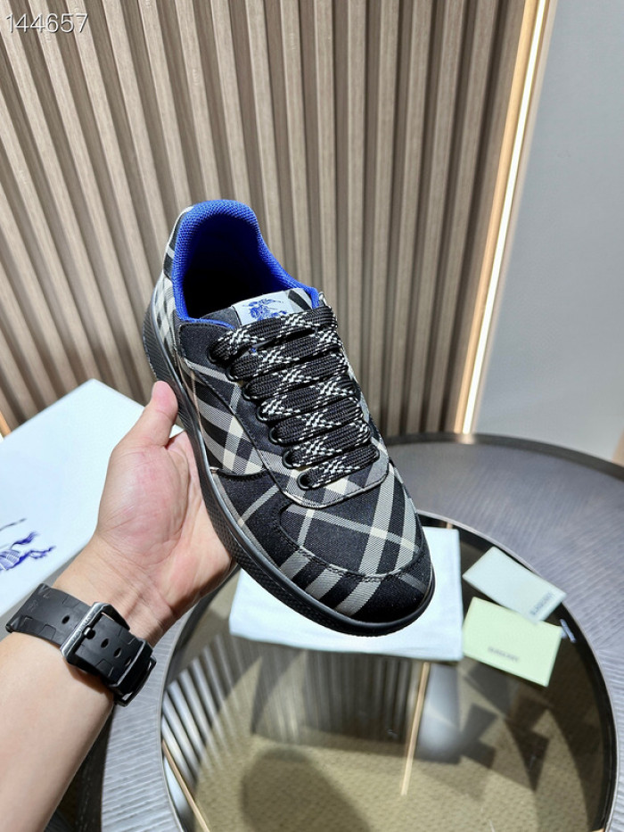 BUBERY SNEAKER 23150