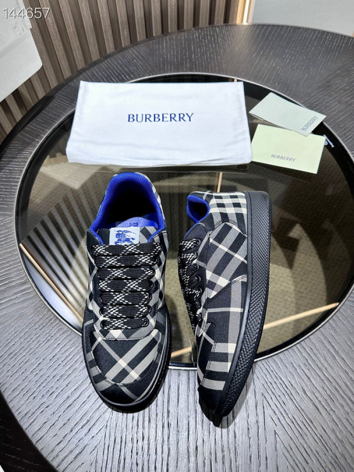 BUBERY SNEAKER 23150
