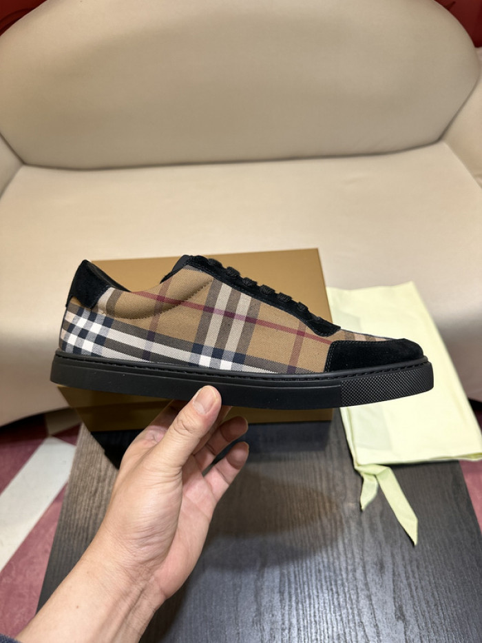 BUBERY SNEAKER 23154