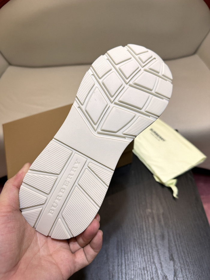 BUBERY SNEAKER 23156