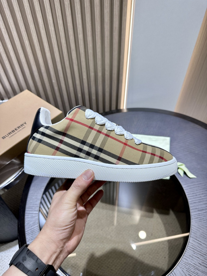 BUBERY SNEAKER 23166