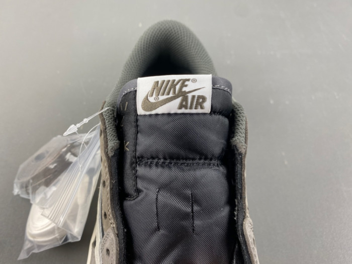 Travis Scott x Air Jordan 1 Low OG DM7866-0011