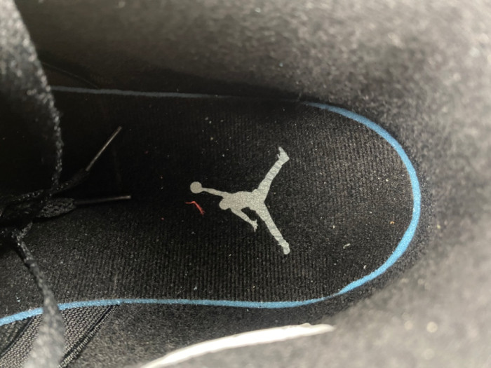 (SOCCER CLEATS) Air Jordan 4 Retro CU1110-0102