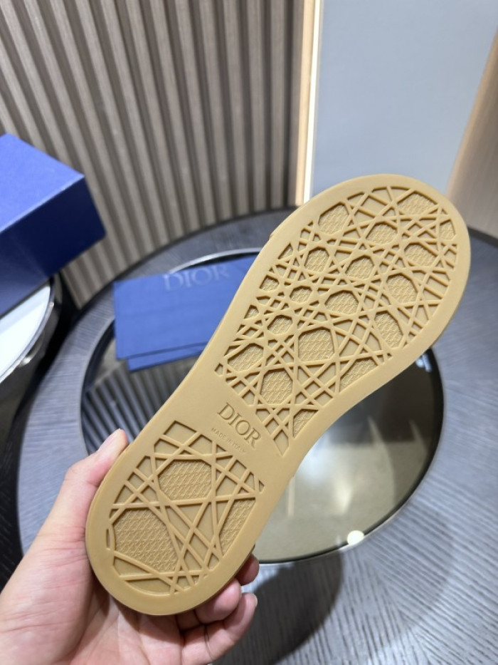 DR B33 LOW-TOP SNEAKERS DR-119