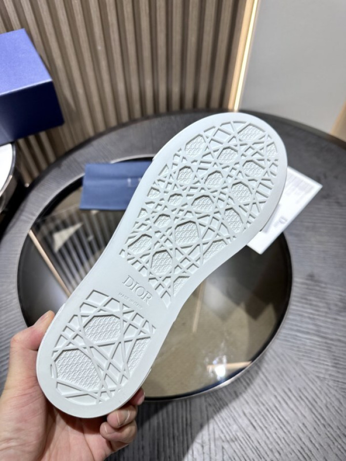 DR B33 LOW-TOP SNEAKERS DR-123