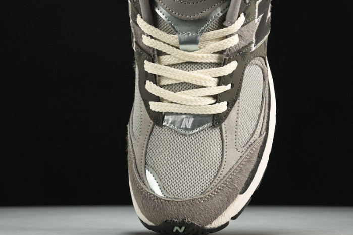 new Ba1an*e 2002r atmos grey rat m2002rat